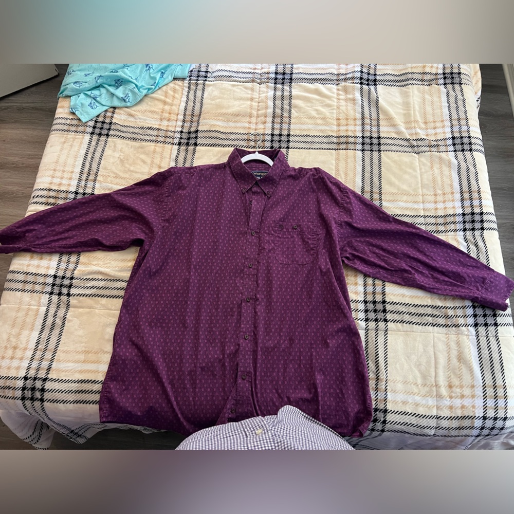 Size 4x Paisley Wrangler shirt.